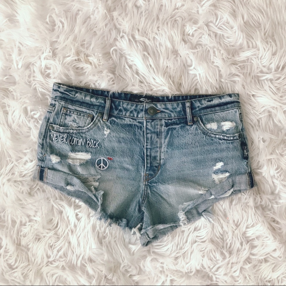 • Silver Jeans • Wanderer Denim Cuffed Shorts 28